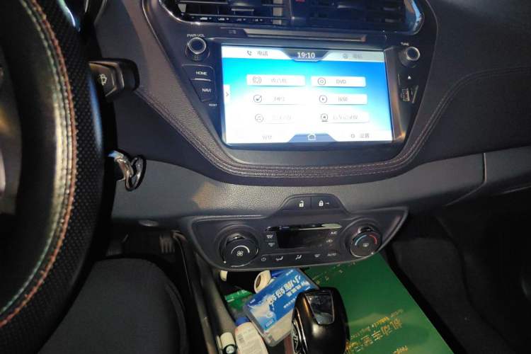 Used Ford Escort 2015 1.5L Automatic Fashion Model Audio And AC Panel