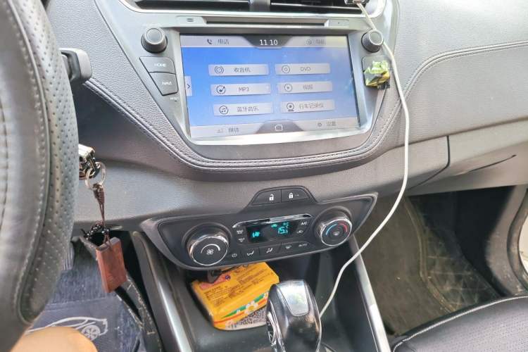 Used Ford Escort 2015 1.5L Automatic Fashion Model Audio And AC Panel