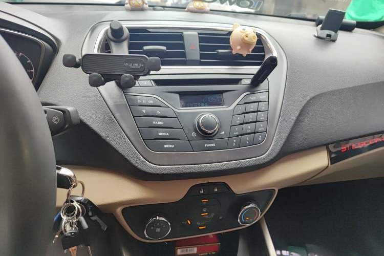 Used Ford Escort 2015 1.5L Manual Comfort Model Audio And AC Panel