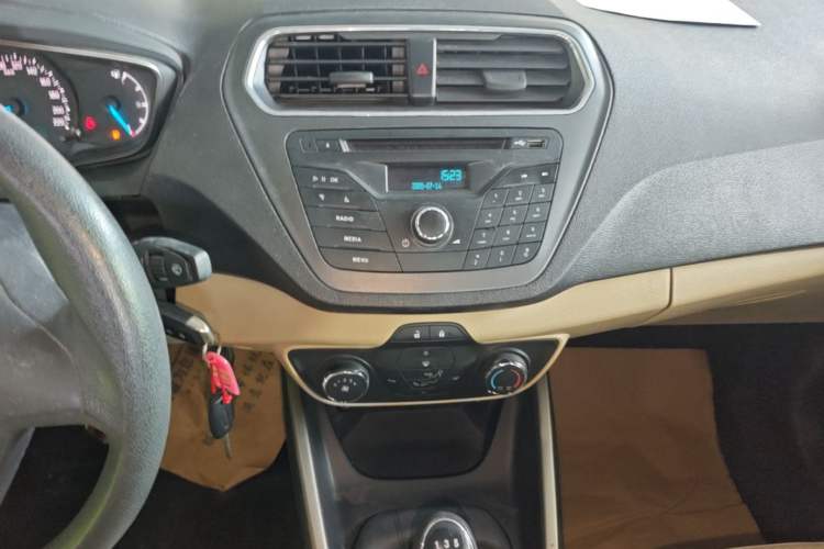 Used Ford Escort 2015 1.5L Manual Comfort Model Audio And AC Panel