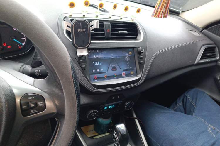 Used Ford Escort 2015 1.5L Automatic Fashion Model Audio And AC Panel