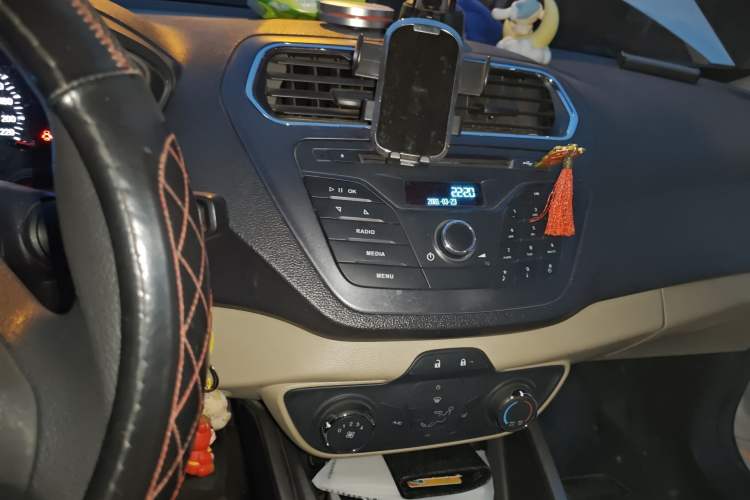 Used Ford Escort 2015 1.5L Manual Comfort Model Audio And AC Panel