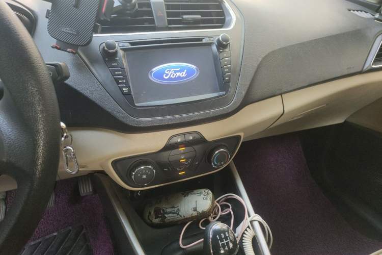 Used Ford Escort 2015 1.5L Manual Comfort Model Audio And AC Panel