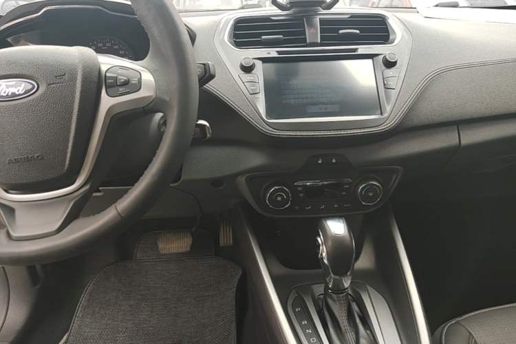 Used Ford Escort 2015 1.5L Automatic Fashion Model Audio And AC Panel