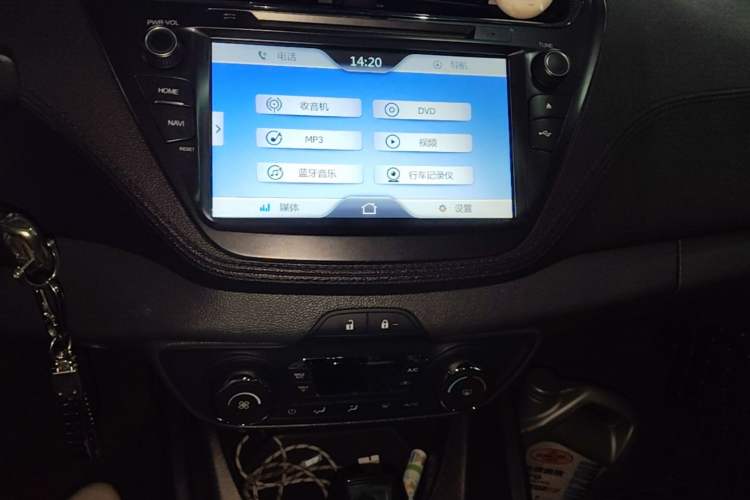 Used Ford Escort 2015 1.5L Automatic Fashion Model Audio And AC Panel