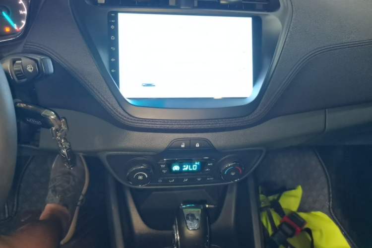 Used Ford Escort 2015 1.5L Automatic Fashion Model Audio And AC Panel