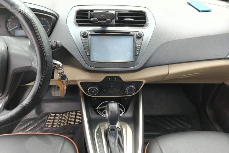 Used Ford Escort 2015 1.5L Automatic Comfort Edition Audio And AC Panel