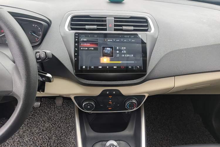Used Ford Escort 2015 1.5L Manual Comfort Model Audio And AC Panel