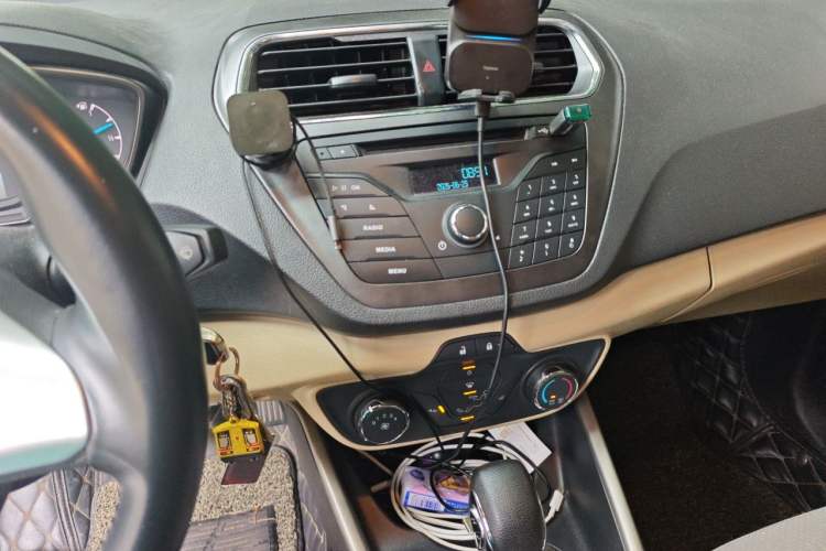 Used Ford Escort 2015 1.5L Automatic Comfort Edition Audio And AC Panel