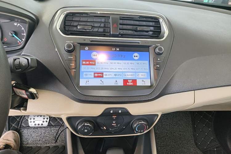 Used Ford Escort 2015 1.5L Automatic Comfort Edition Audio And AC Panel