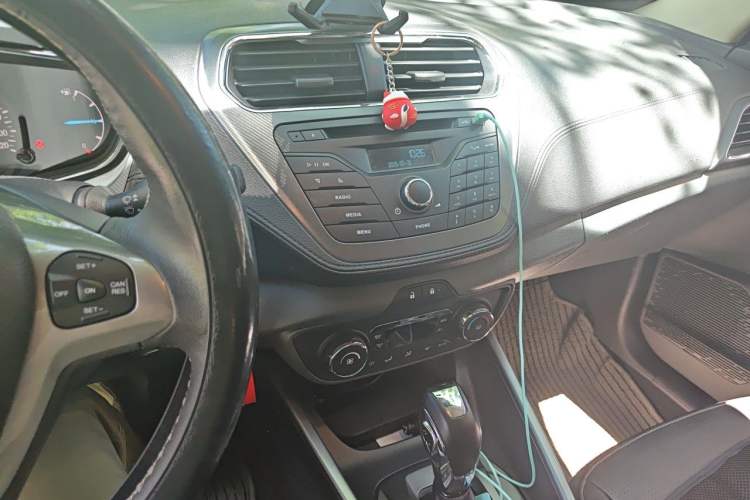 Used Ford Escort 2015 1.5L Automatic Fashion Model Audio And AC Panel