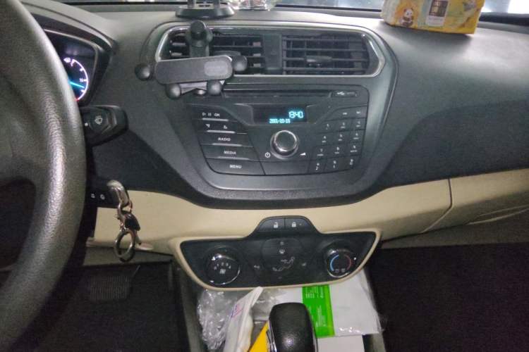 Used Ford Escort 2015 1.5L Automatic Comfort Edition Audio And AC Panel