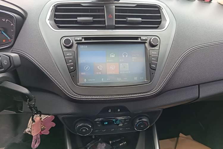 Used Ford Escort 2015 1.5L Automatic Fashion Model Audio And AC Panel