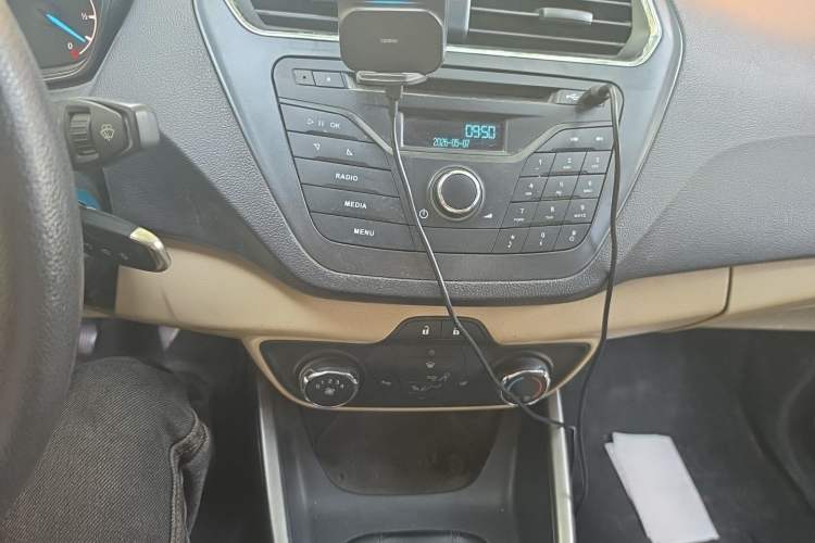 Used Ford Escort 2015 1.5L Manual Comfort Model Audio And AC Panel