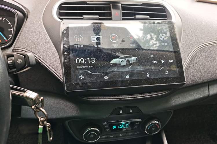 Used Ford Escort 2015 1.5L Automatic Fashion Model Audio And AC Panel