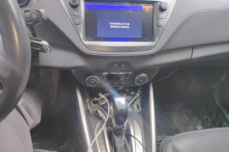 Used Ford Escort 2015 1.5L Automatic Fashion Model Audio And AC Panel