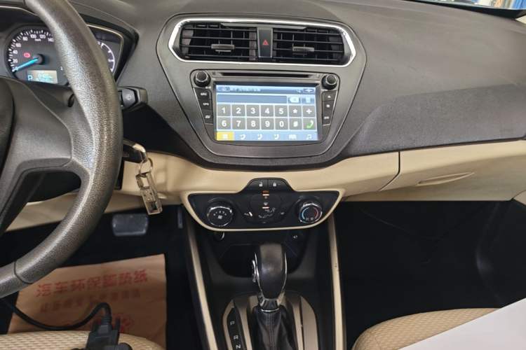 Used Ford Escort 2015 1.5L Automatic Comfort Edition Audio And AC Panel
