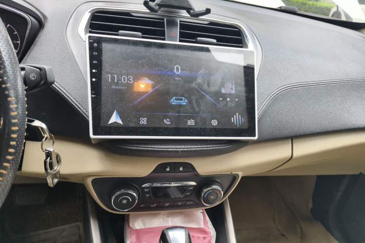 Used Ford Escort 2015 1.5L Automatic Fashion Model Audio And AC Panel