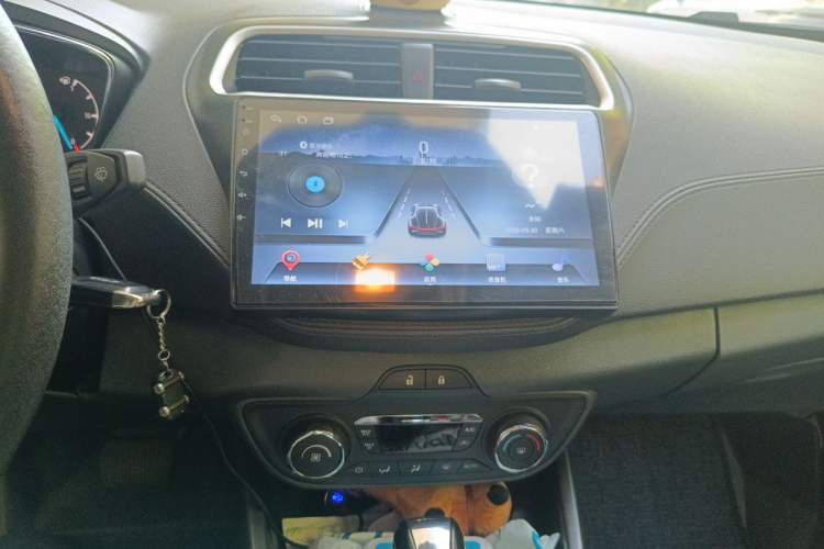 Used Ford Escort 2015 1.5L Automatic Fashion Model Audio And AC Panel