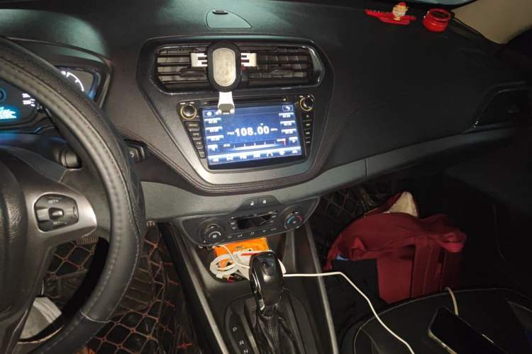 Used Ford Escort 2015 1.5L Automatic Fashion Model Audio And AC Panel