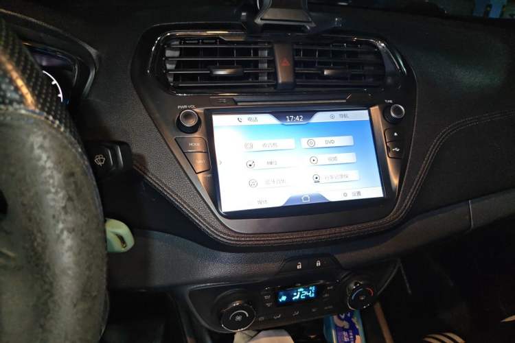 Used Ford Escort 2015 1.5L Automatic Fashion Model Audio And AC Panel