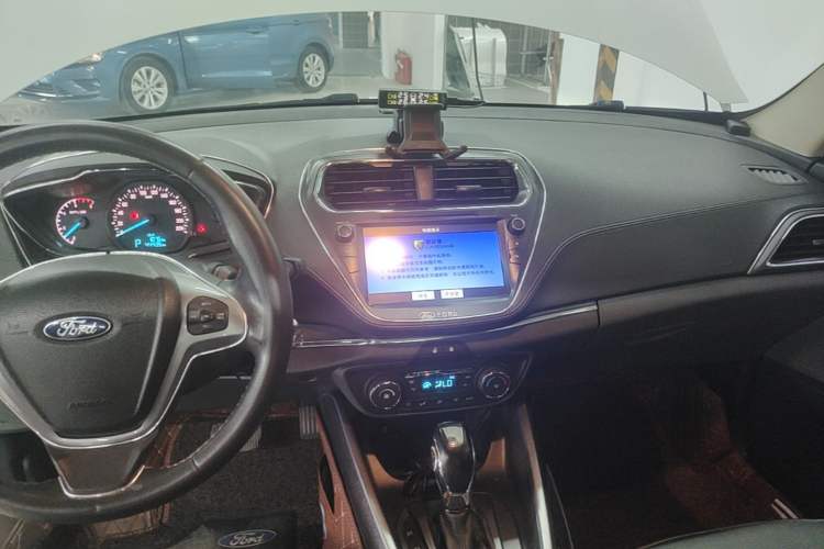 Used Ford Escort 2015 1.5L Automatic Fashion Model Audio And AC Panel