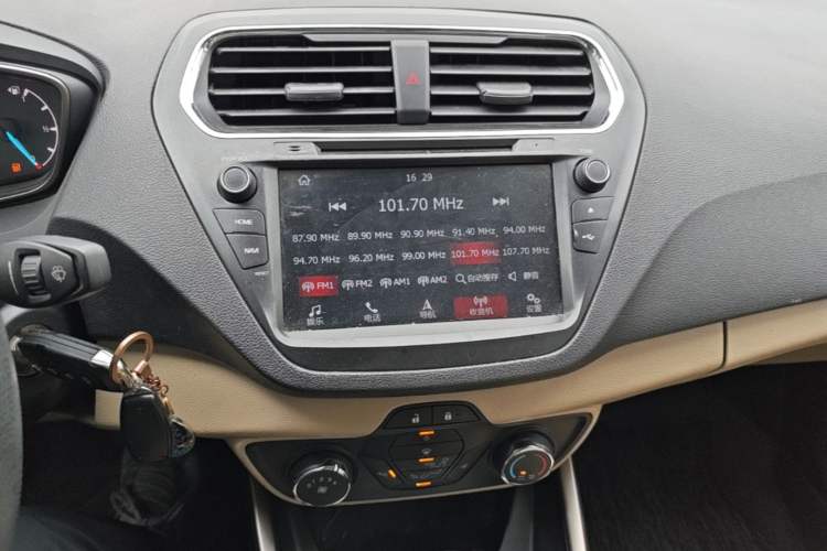 Used Ford Escort 2015 1.5L Automatic Comfort Edition Audio And AC Panel
