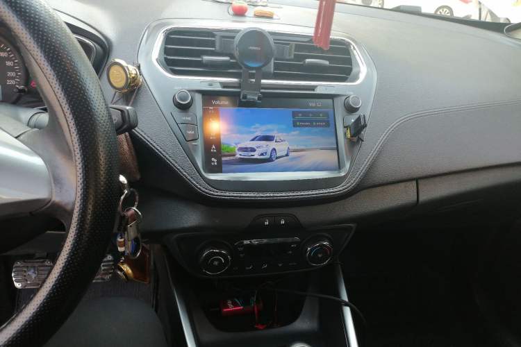 Used Ford Escort 2015 1.5L Manual Fashion Edition Audio And AC Panel