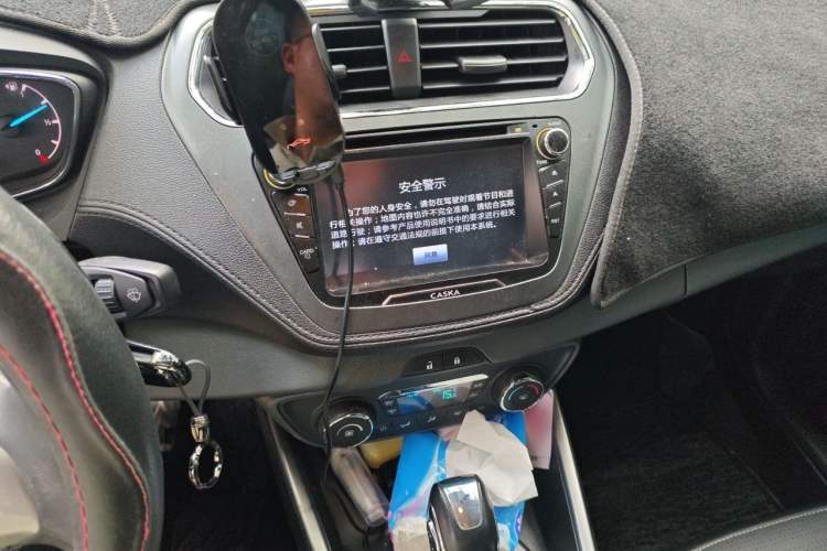 Used Ford Escort 2015 1.5L Automatic Fashion Model Audio And AC Panel