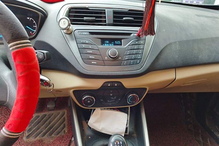 Used Ford Escort 2015 1.5L Manual Comfort Model Audio And AC Panel
