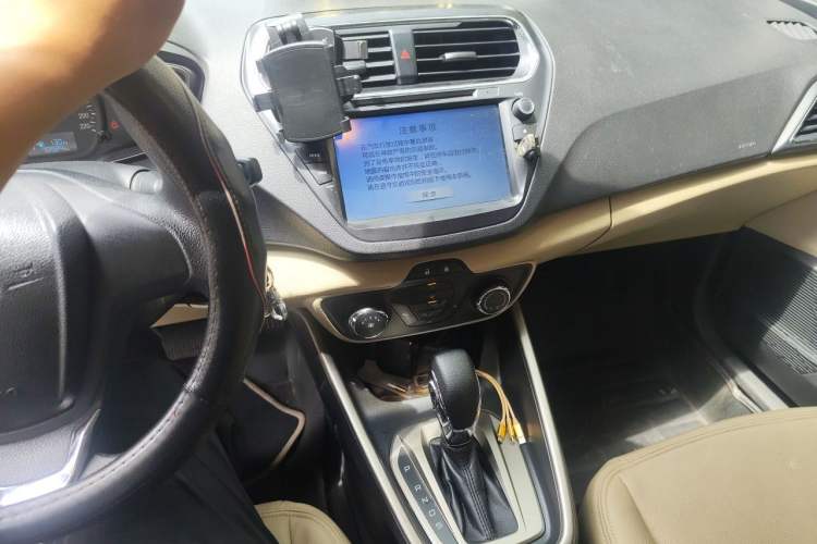 Used Ford Escort 2015 1.5L Automatic Comfort Edition Audio And AC Panel