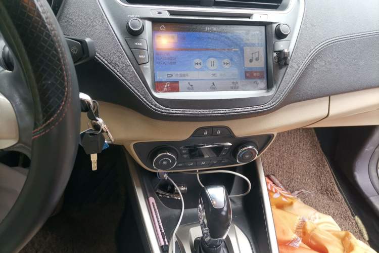 Used Ford Escort 2015 1.5L Automatic Fashion Model Audio And AC Panel