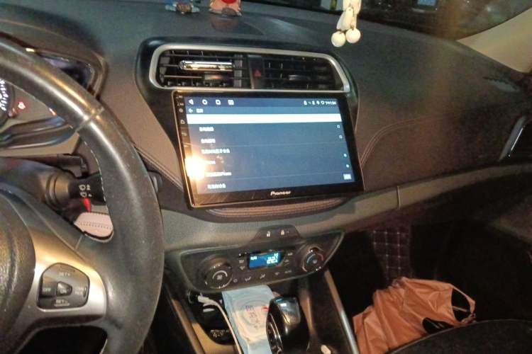 Used Ford Escort 2015 1.5L Automatic Fashion Model Audio And AC Panel