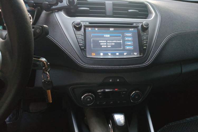 Used Ford Escort 2015 1.5L Automatic Fashion Model Audio And AC Panel