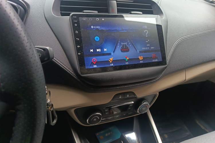 Used Ford Escort 2015 1.5L Automatic Fashion Model Audio And AC Panel