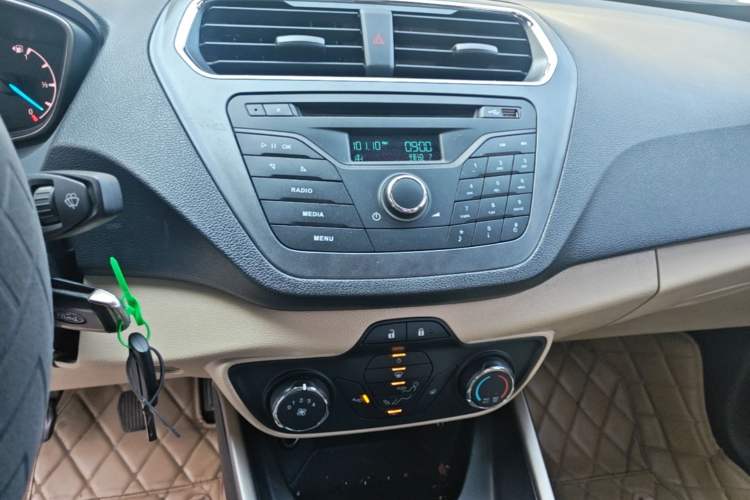 Used Ford Escort 2015 1.5L Manual Comfort Model Audio And AC Panel