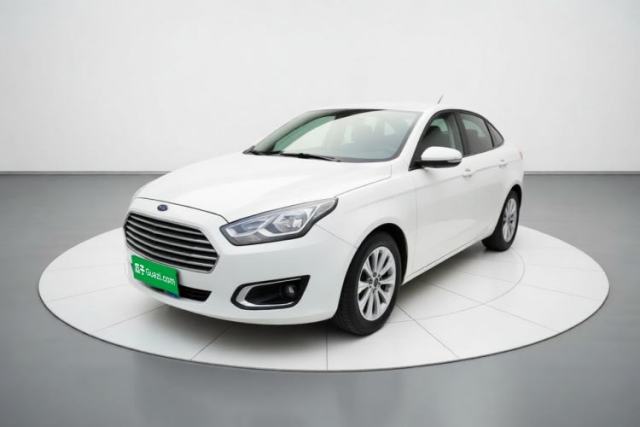Ford Escort 2015 1.5L Automatic Fashion Model مستعملة