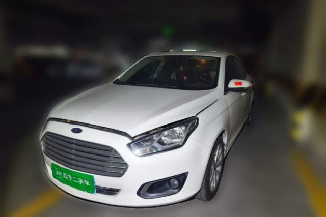 Ojetý Ford Escort 2015 1.5L Automatic Fashion Model