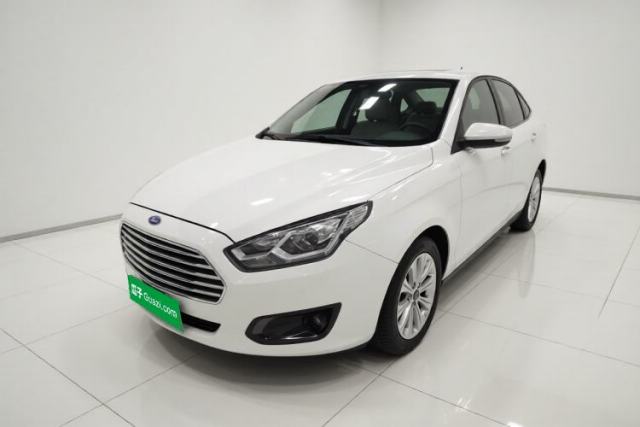 Ojetý Ford Escort 2015 1.5L Automatic Fashion Model