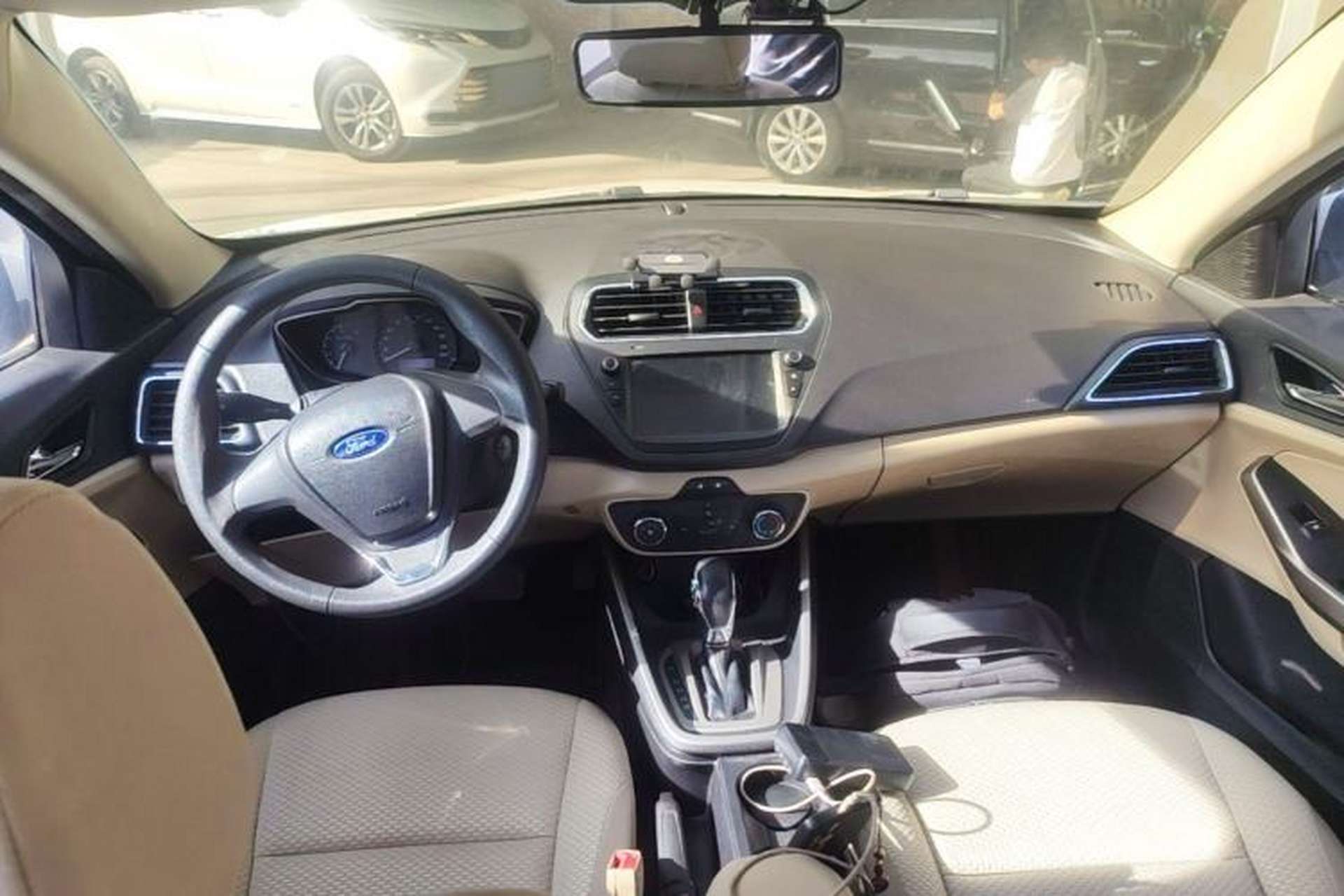 Used Ford Escort 2015 1.5L Automatic Comfort Edition Center Console