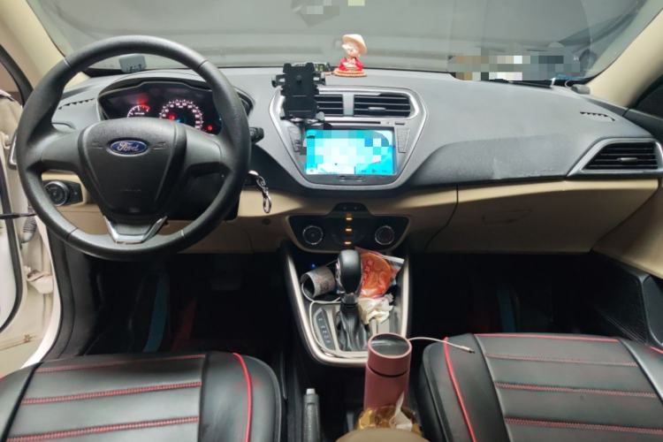 Used Ford Escort 2015 1.5L Automatic Comfort Edition Center Console