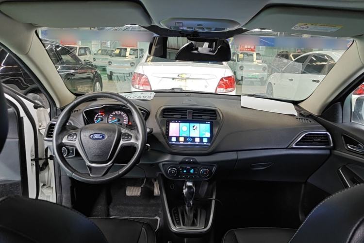 Used Ford Escort 2015 1.5L Automatic Fashion Model Center Console