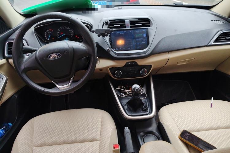 Used Ford Escort 2015 1.5L Manual Comfort Model Center Console