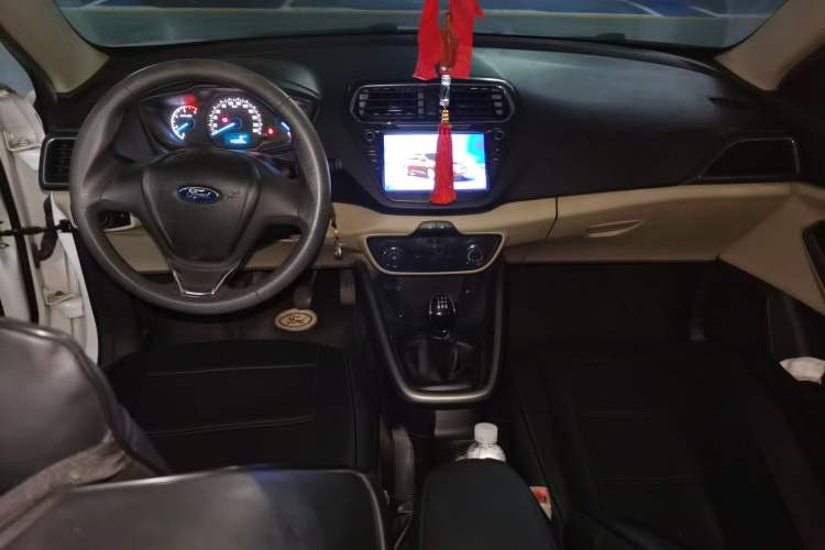 Used Ford Escort 2015 1.5L Manual Comfort Model Center Console