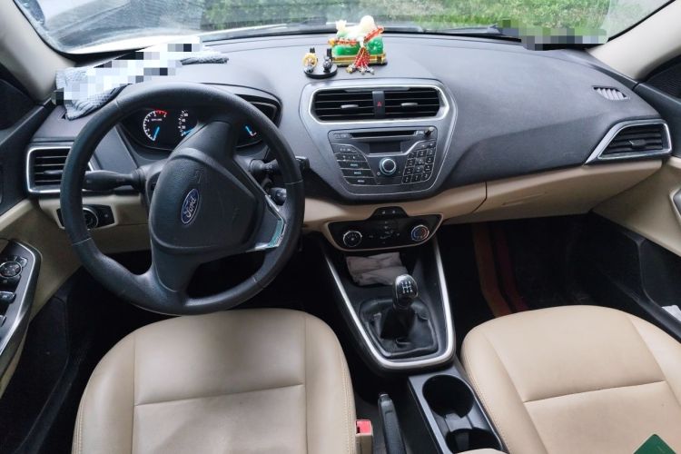 Used Ford Escort 2015 1.5L Manual Comfort Model Center Console