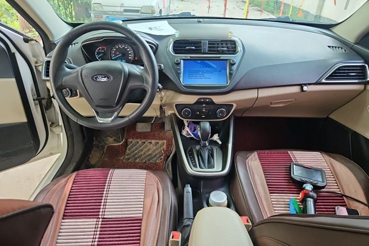 Used Ford Escort 2015 1.5L Automatic Comfort Edition Center Console