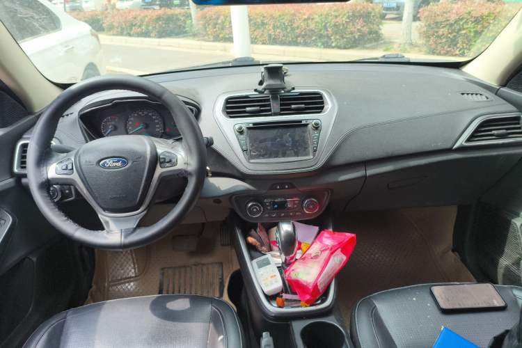 Used Ford Escort 2015 1.5L Automatic Fashion Model Center Console