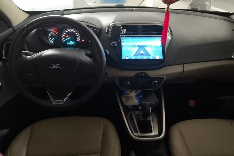 Used Ford Escort 2015 1.5L Automatic Comfort Edition Center Console