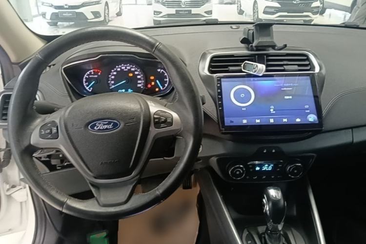 Used Ford Escort 2015 1.5L Automatic Fashion Model Center Console