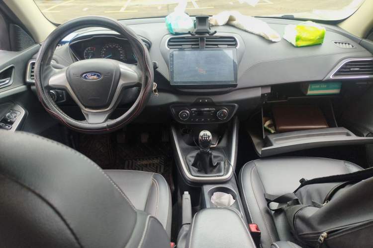 Used Ford Escort 2015 1.5L Manual Fashion Edition Center Console